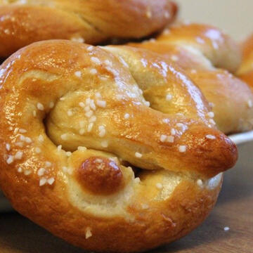 Dark Pretzel